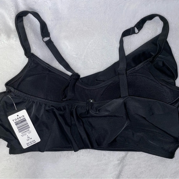 Brand new flounce bathing suit top. 1x 14-16 torrid sizing. - Picture 2 of 4